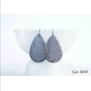 Stunning metal tear drop earrings